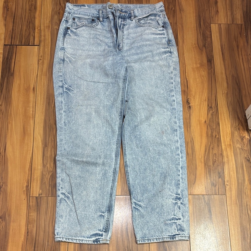 American Eagle Outfitters Light Blue Jeans 90s Boyfriend